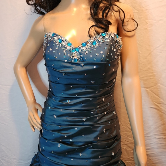 Designer dress, Prom formal fit flare dress rhinestone sequin and beads - Picture 4 of 8